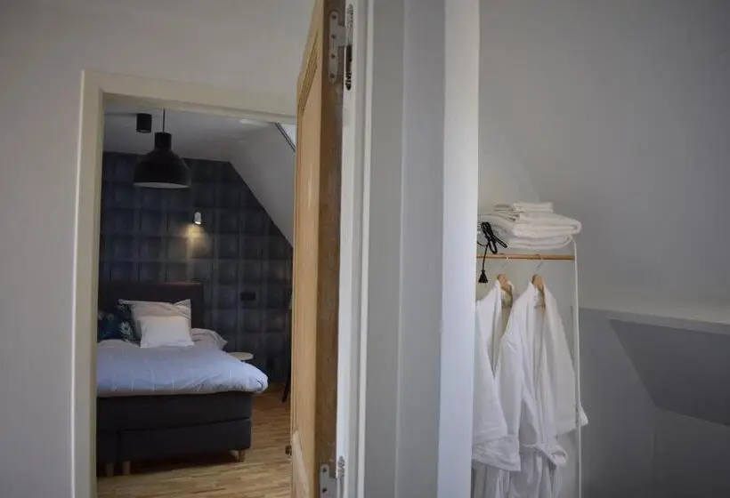 デラックスルーム, De Pauw B&b