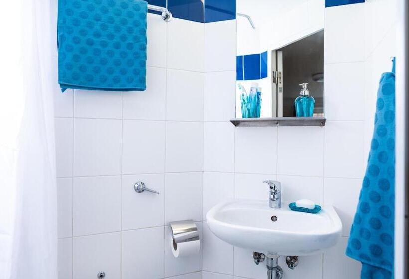 Quarto Estandar, Rusholme Place