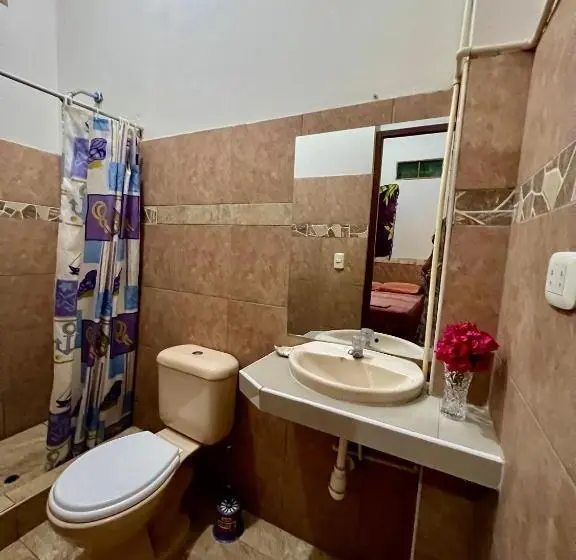Standard Kolmen Hengen Huone, Stone House Mancora
