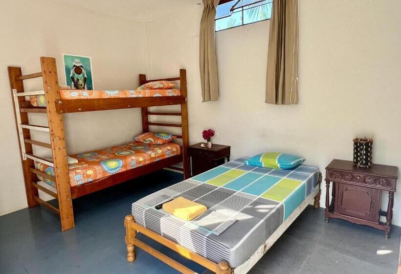 اتاق استاندارد سه نفره, Stone House Mancora