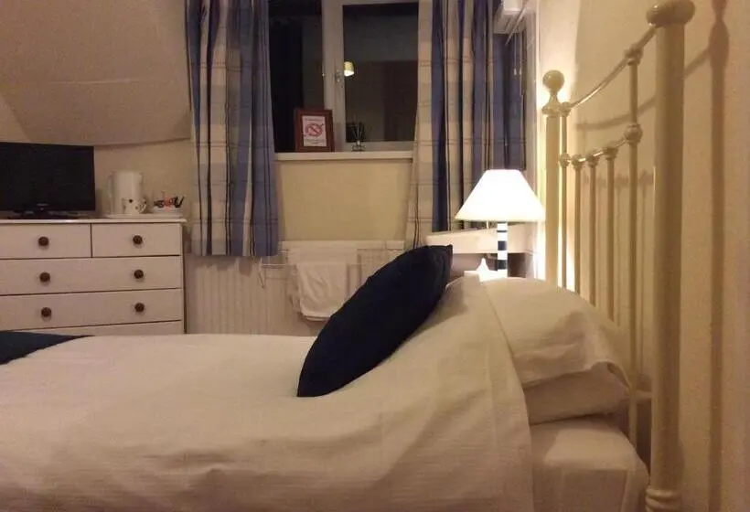 バスルーム共有のシングルスタンダード, The Olivers Guest House