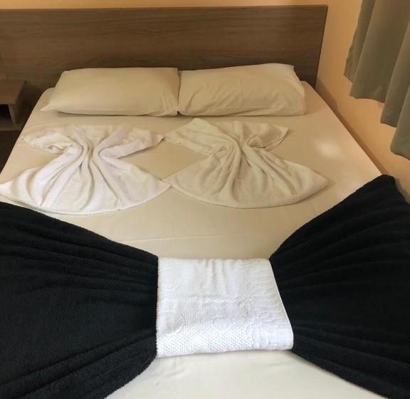 标准间, Don Charleaux