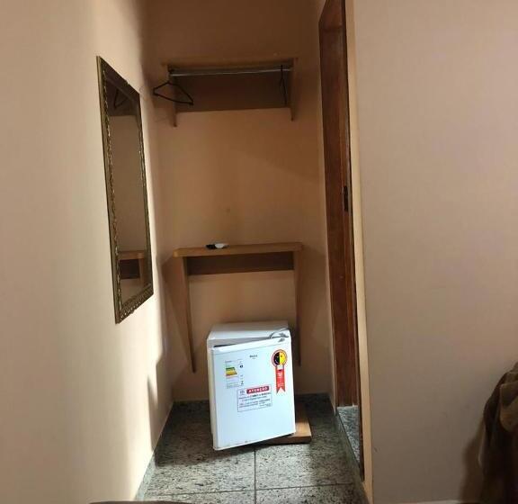 家庭间, Don Charleaux