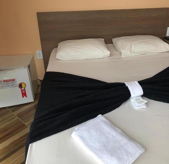 经济房, Don Charleaux