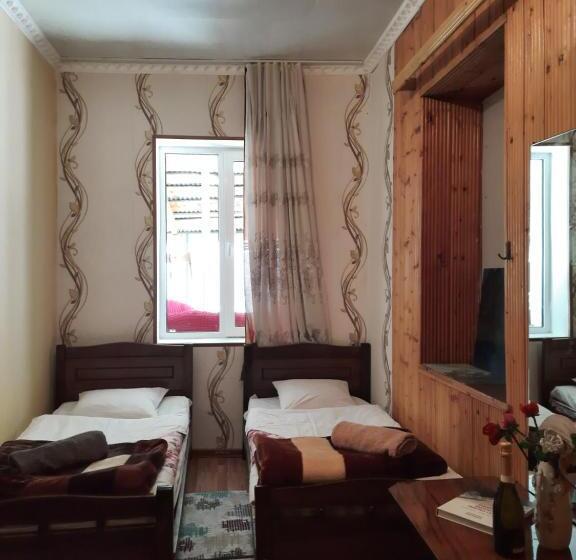 اتاق استاندارد چهار تخته, Guest House Pangani