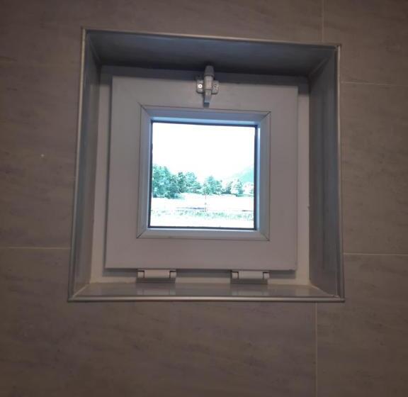 اتاق استاندارد چهار تخته, Guest House Pangani