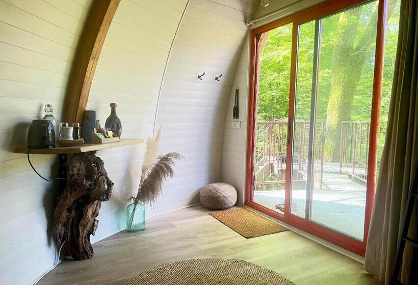 בקתת חדר, Les Galants