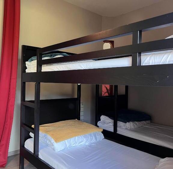 בקתה, Les Galants