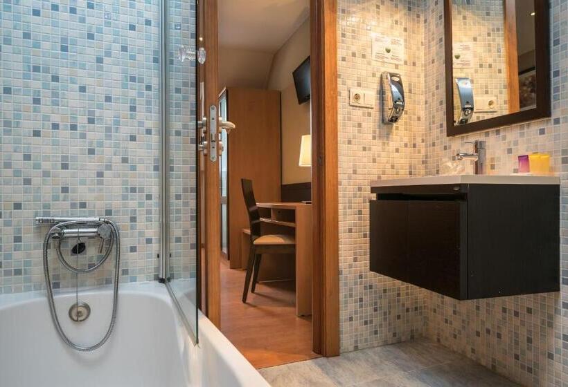 غرفة إقتصادية, Alda Barraña Playa