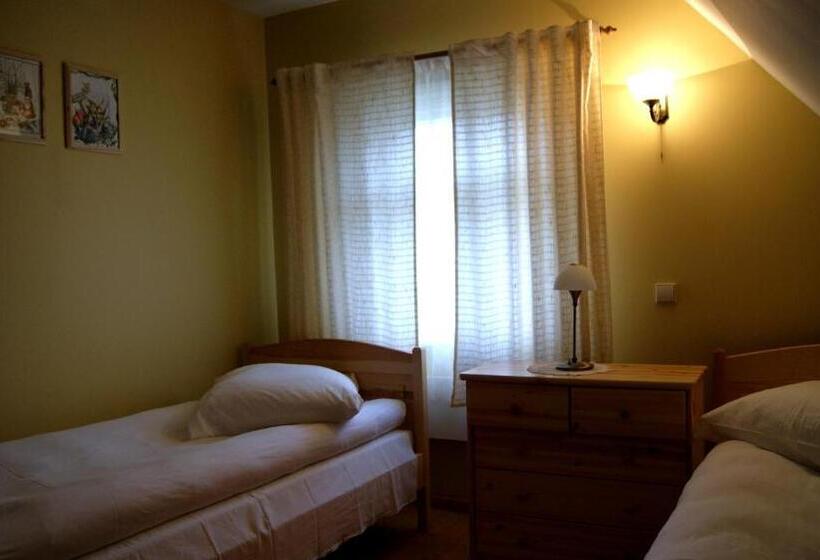 اتاق استاندارد چهار تخته, Stay At Lithuanian Folk Museum