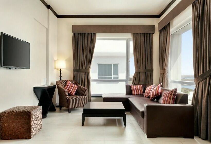 سوییت لوکس, Ramada By Wyndham Karachi Creek