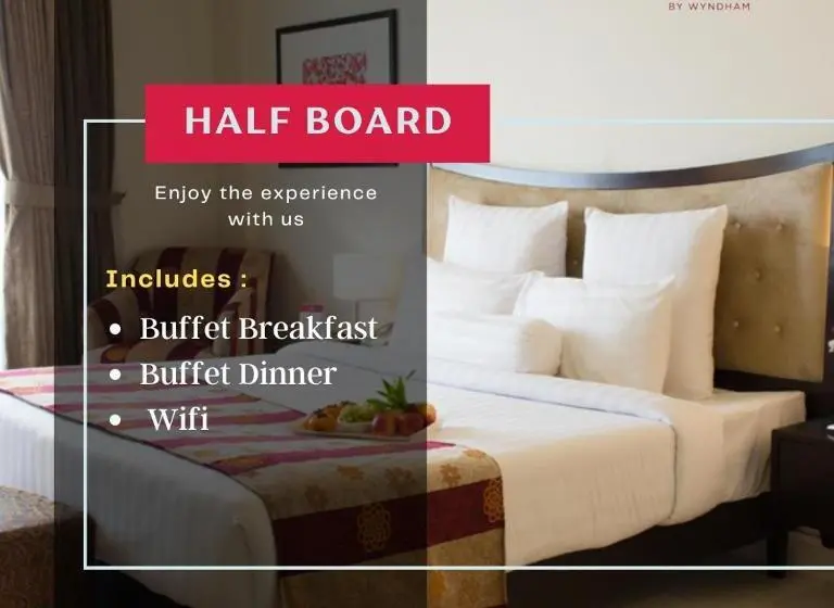 اتاق لوکس با تخت بزرگ, Ramada By Wyndham Karachi Creek
