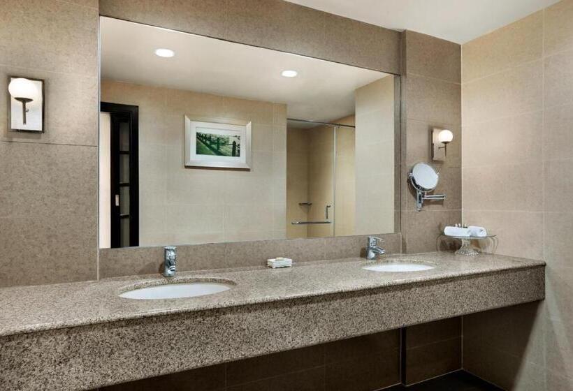 سوییت لوکس, Ramada By Wyndham Karachi Creek