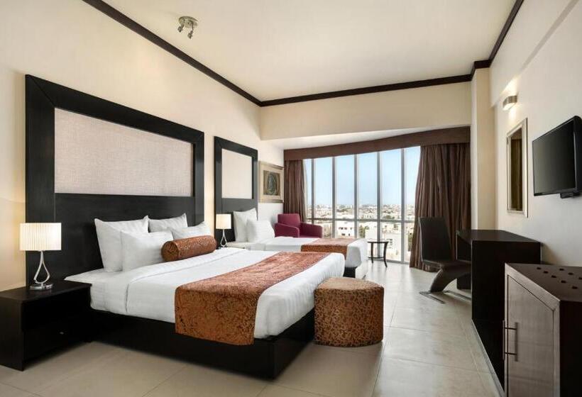 اتاق لوکس, Ramada By Wyndham Karachi Creek