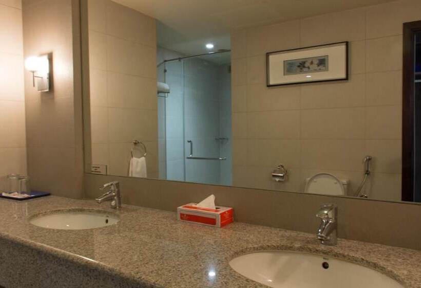 اتاق اجرایی, Ramada By Wyndham Karachi Creek