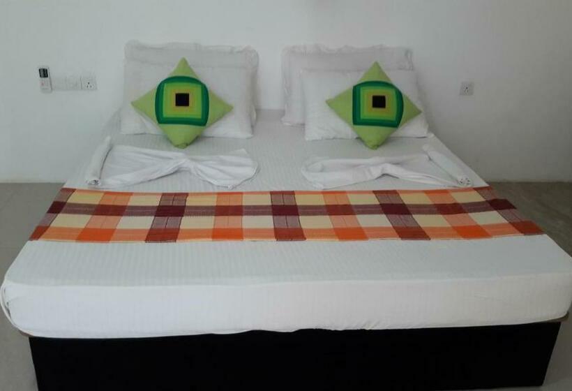 اتاق لوکس, Sudunelum Holiday Resort