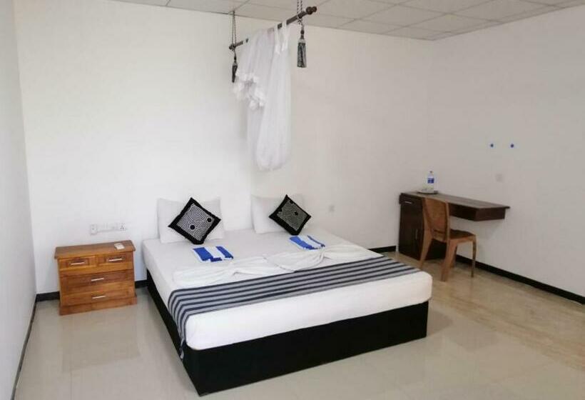 اتاق لوکس, Sudunelum Holiday Resort