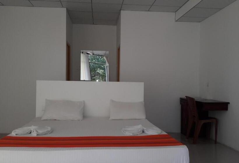 اتاق اکونومی, Sudunelum Holiday Resort