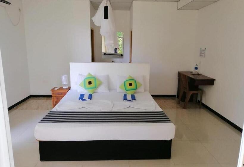 اتاق اکونومی, Sudunelum Holiday Resort