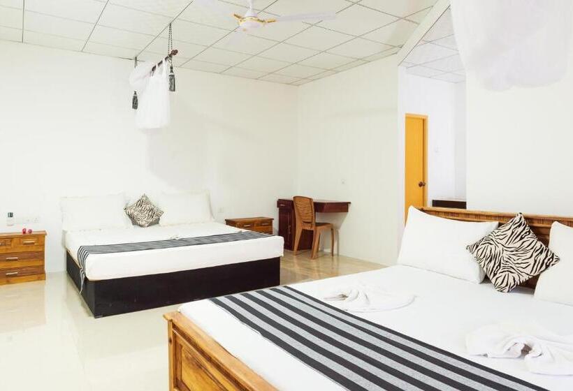 اتاق لوکس خانوادگی, Sudunelum Holiday Resort