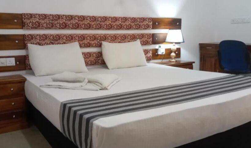 اتاق استاندارد, Sudunelum Holiday Resort