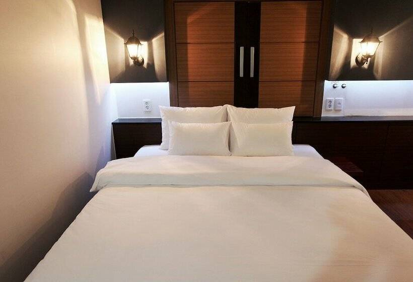 Quarto Deluxe, The Ace