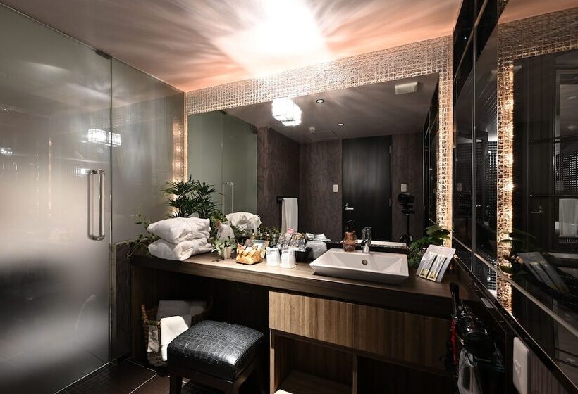 豪华房间, The Scene