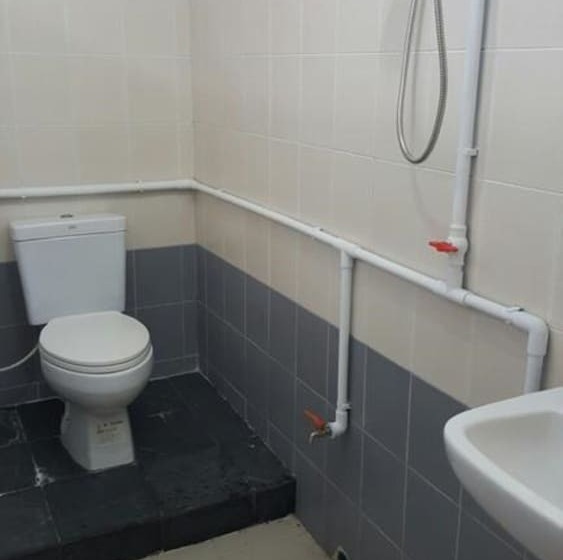 اتاق اکونومی, Pandora Motel