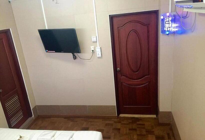 اتاق سوپریور, Pandora Motel