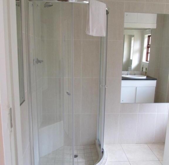 اتاق استاندارد با بالکن, 12 Fleetwood