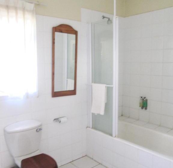 اتاق لوکس با بالکن, 12 Fleetwood