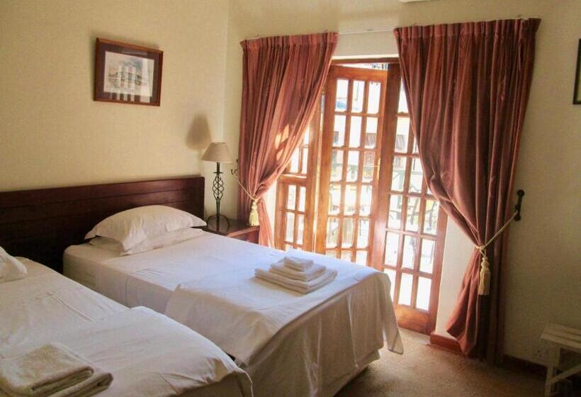 اتاق لوکس با بالکن, 12 Fleetwood