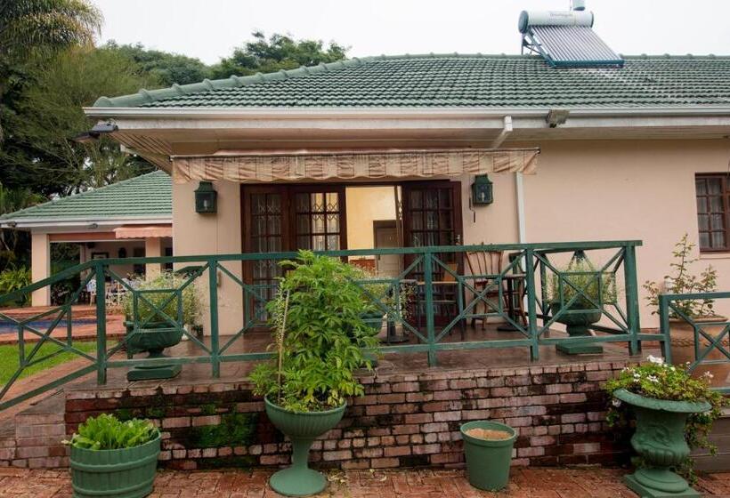 سوییت جونیور با بالکن, 12 Fleetwood