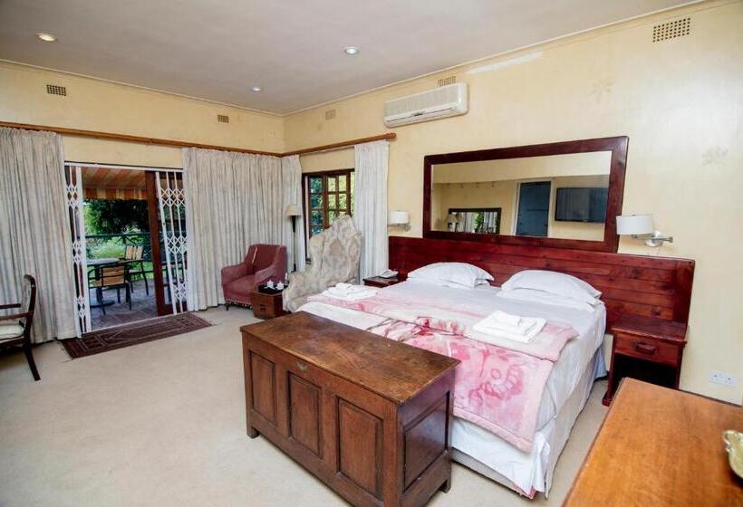 سوییت جونیور با بالکن, 12 Fleetwood