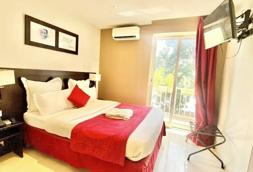 اتاق استاندارد یک نفره, Hôtel M Lys