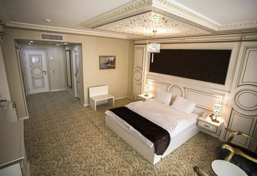 اتاق سوپریور, Opera