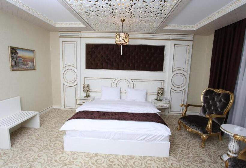 اتاق سوپریور, Opera