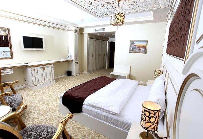 اتاق سوپریور, Opera