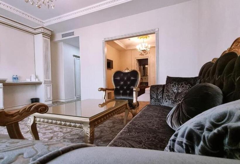 سوییت خانوادگی, Opera