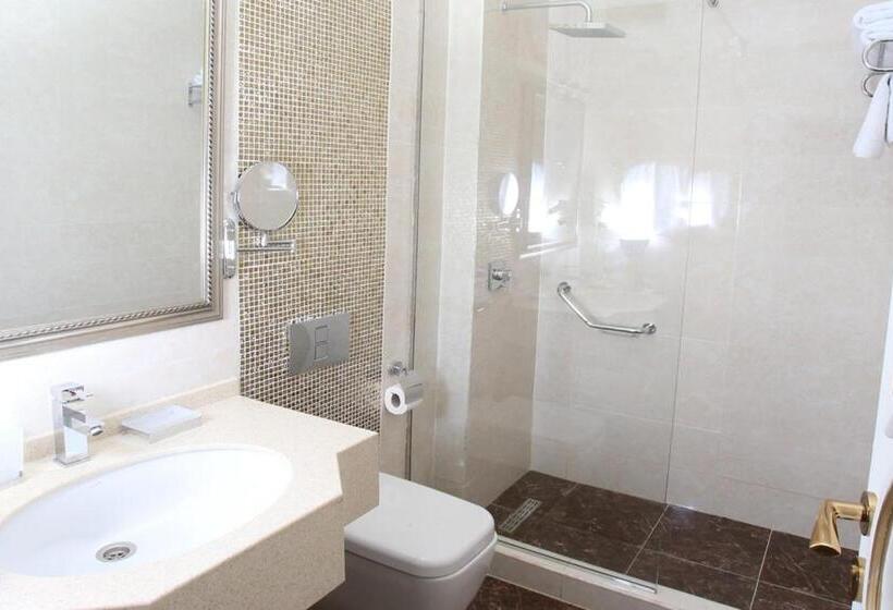 سوییت خانوادگی, Opera