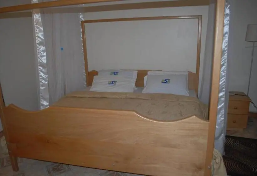 اتاق لوکس, Palm Springs Hotel Masaka