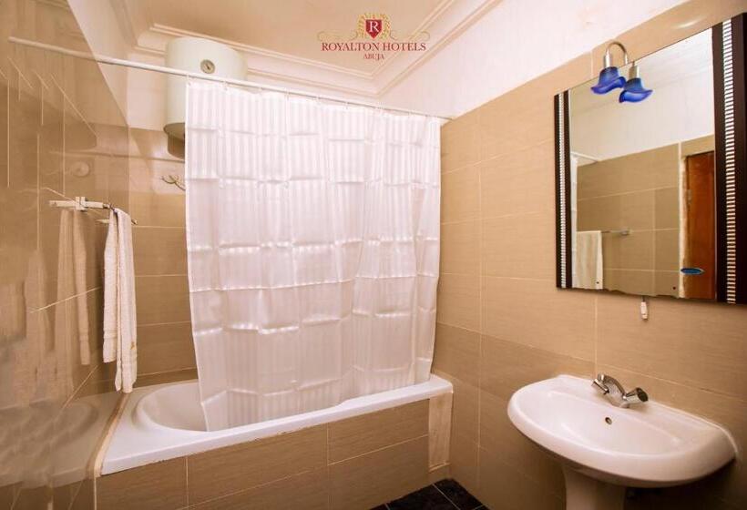 سوییت خانوادگی, Royalton Hotels Abuja