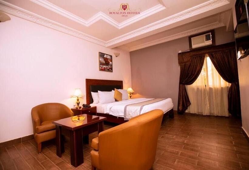 استودیو خانوادگی, Royalton Hotels Abuja