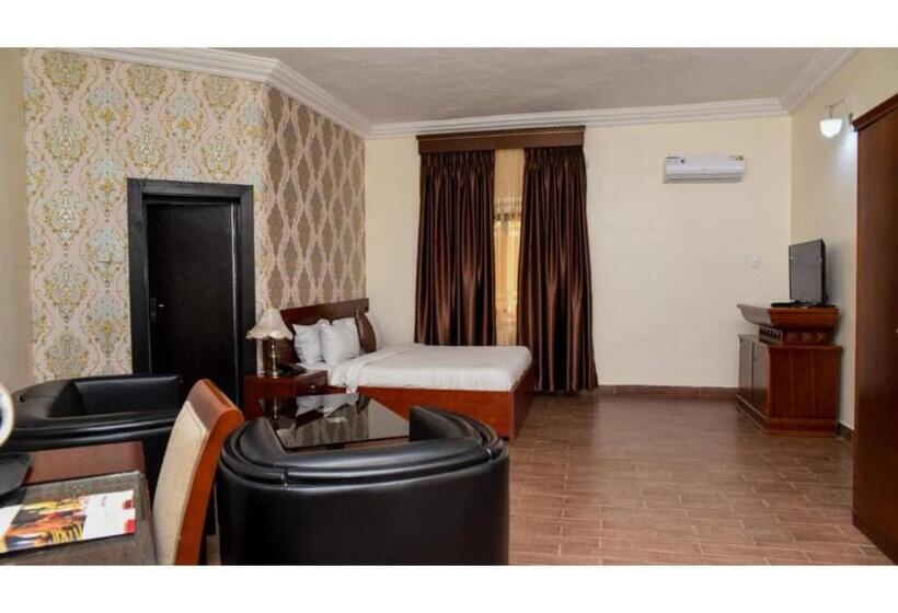 استودیو خانوادگی, Royalton Hotels Abuja