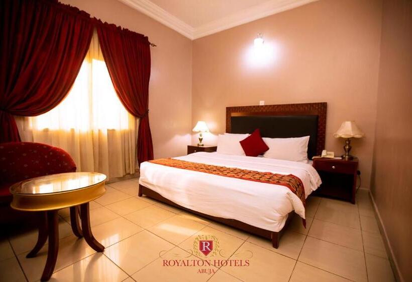 استودیو خانوادگی, Royalton Hotels Abuja