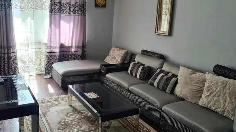 استودیو خانوادگی, Lotus Guesthouse