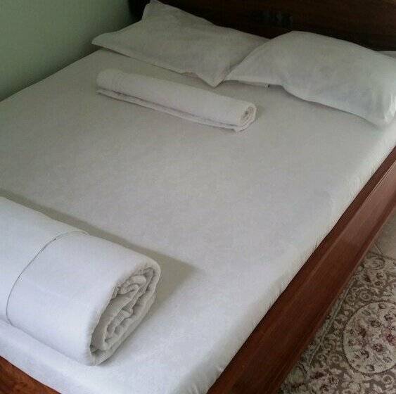 اتاق استاندارد, Raha Leo Inn