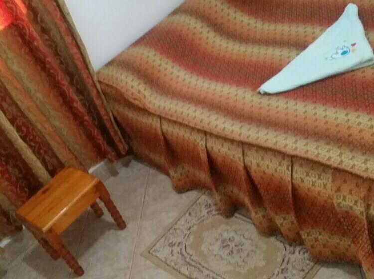 اتاق استاندارد یک نفره, Raha Leo Inn