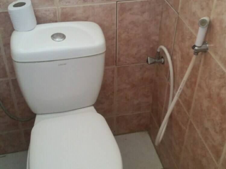 اتاق استاندارد یک نفره, Raha Leo Inn