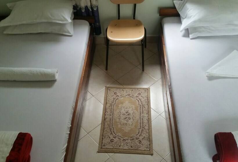 اتاق استاندارد, Raha Leo Inn